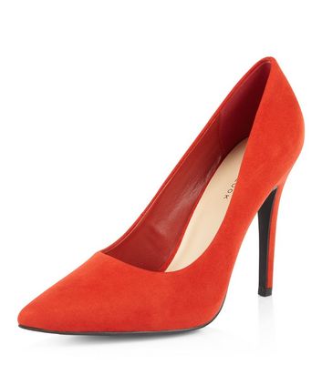 red pointed court shoes
