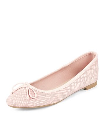 ballet trainer pumps