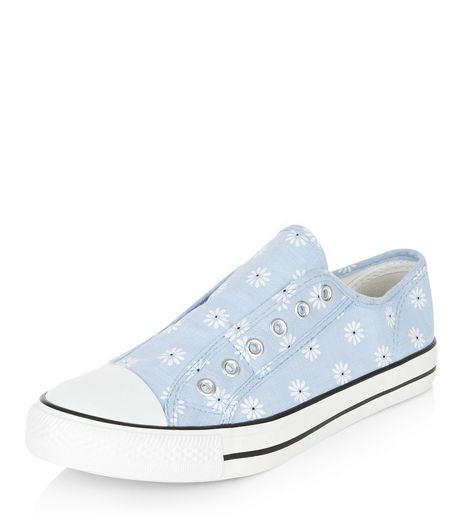 Teens Blue Daisy Print Laceless Plimsolls | New Look