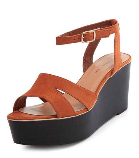 Wide Fit Tan Suedette Flatform Sandals | New Look