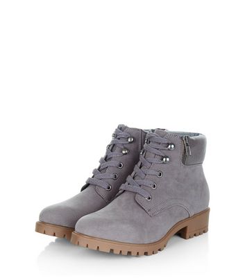 http://media.newlookassets.com/i/newlook/380899904D1/teens/shoes-and-boots/boots/teens-grey-lace-up-ankle-boots-/?$plp_3_row$