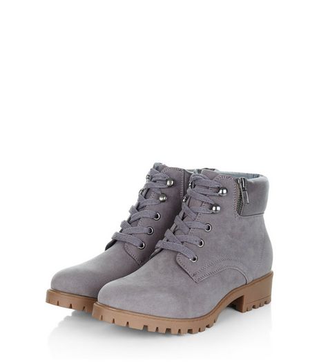 http://media.newlookassets.com/i/newlook/380899904D1/teens/shoes-and-boots/boots/teens-grey-lace-up-ankle-boots-/?$plp_3_row$
