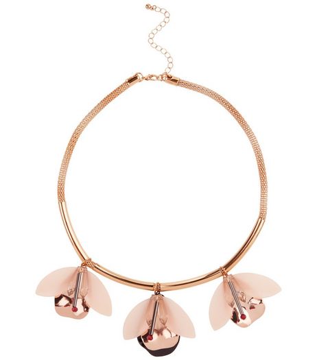 Shell Pink Flower Necklace | New Look