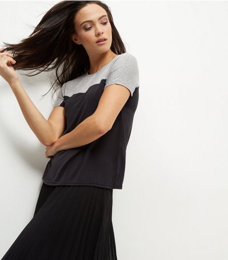 Pale Grey Colour Block T-Shirt | New Look