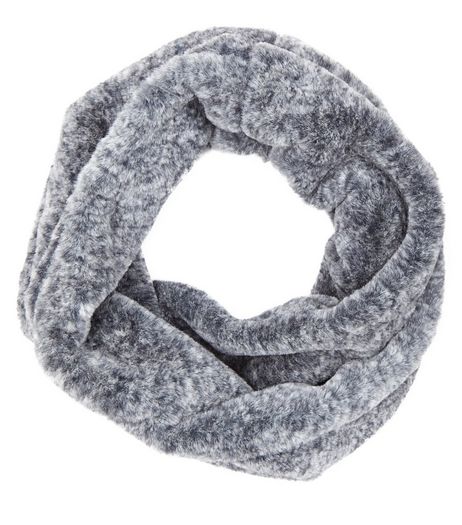 Pale Grey Faux Fur Snood | New Look