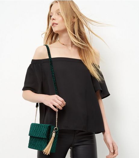 Dark Green Velvet Quilted Shoulder Bag | New Look