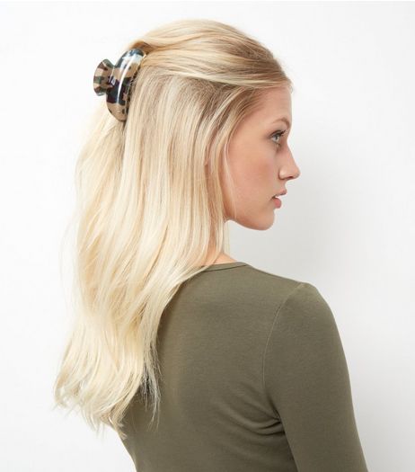 Khaki Camo Print Bulldog Clip | New Look