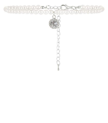 White Pearl Charm Choker | New Look