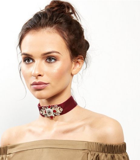 Red Filigree Jewel Choker | New Look