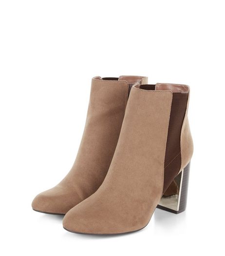 http://media.newlookassets.com/i/newlook/506162018D1/shoe-gallery/view-all-boots/chelsea-boots/tan-suedette-metallic-trim-flared-heel-chelsea-boots/?$plp_3_row$