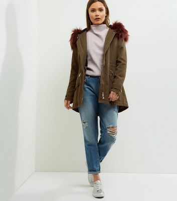 http://media.newlookassets.com/i/newlook/510698034M1/womens/jackets-and-coats/coats/khaki-contrast-faux-fur-trim-hooded-parka-/?$plp_3_row$
