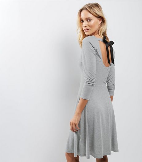 Grey Scoop Tie Back 3/4 Sleeve Skater Dress | New Look