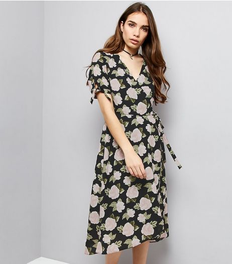 Light Grey Floral Print V Neck Maxi Dress | New Look