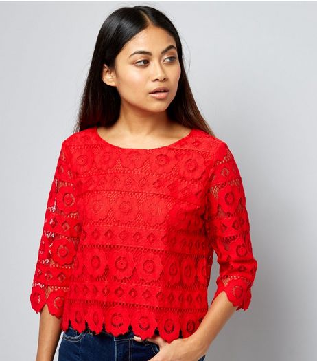 Petite Red Floral Lace Half Sleeve Top | New Look