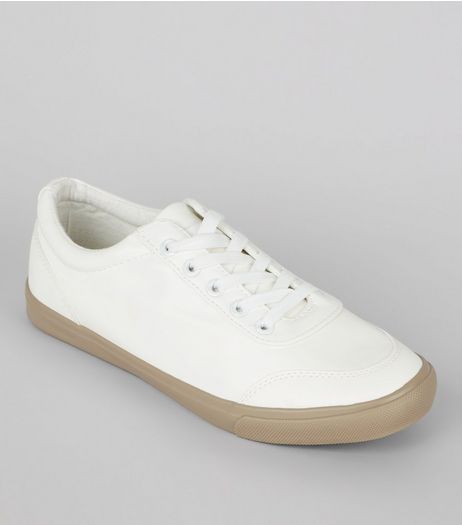 Wide Fit Grey Contrast Sole Trainers | New Look