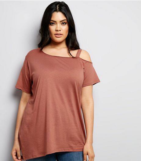 Curves Deep Pink Asymmetric Cold Shoulder T-Shirt | New Look