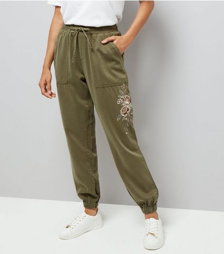 Petite Khaki Rose Embroidered Joggers | New Look