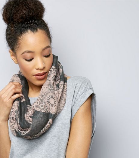 Grey Skull Print Snood | New Look