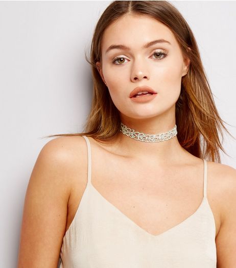 Silver Diamante Leaf Chain Choker | New Look