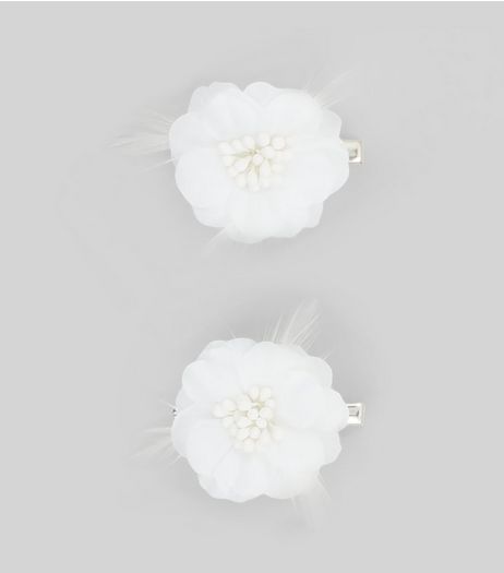 2 Pack White Flower Corsage Hair Clips | New Look