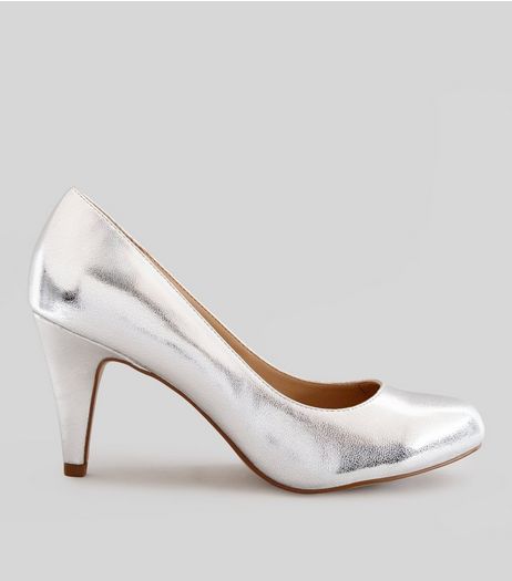 Wide Fit Silver Court Shoes | New Look