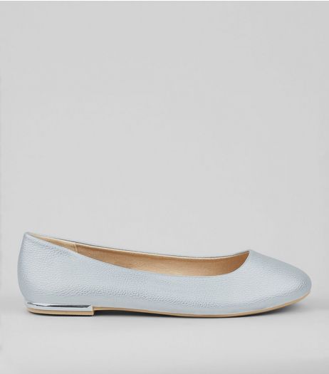 Wide Fit Silver Metal Trim Pumps | New Look