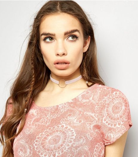 Shell Pink Velvet Circle Front Choker | New Look