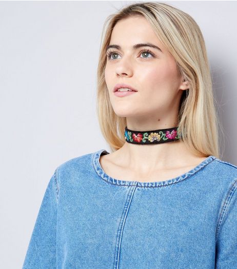 Black Floral Embroidered Choker | New Look