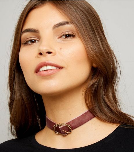 Pink Velvet Twist Buckle Choker | New Look