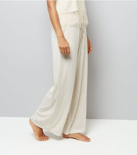 Petite Cream Jersey Pyjama Joggers | New Look