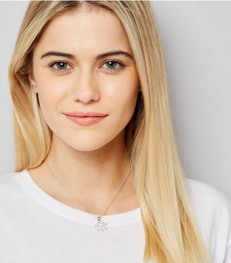 Silver Cubic Zirconia Flower Pendant Choker | New Look