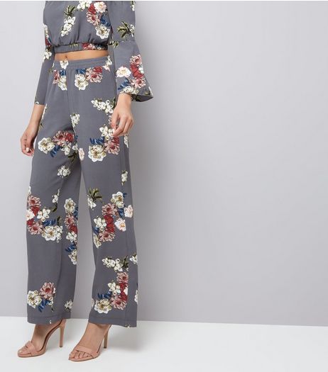 Cameo Rose Grey Floral Print Trousers | New Look