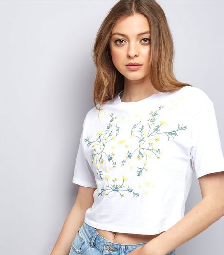 White Flower Puff Print Cropped T-Shirt | New Look