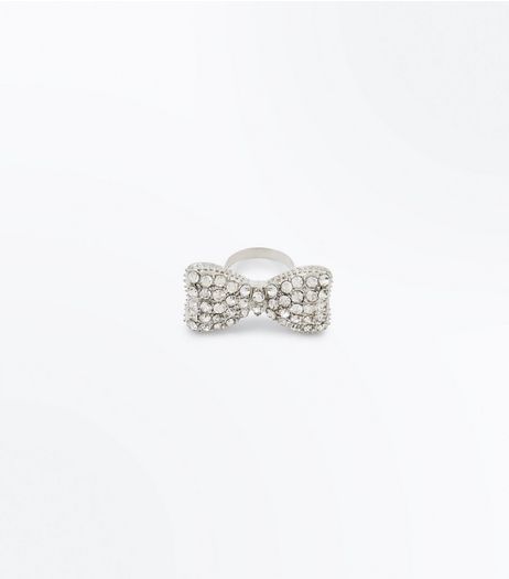 Silver Crystal Embellished Oversized Bow Ring | New Look